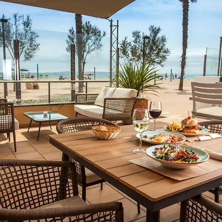 Monterrey By Pierre & 4* Roses